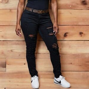EUC DISTRESSED BLACK JEANS